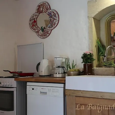 La Baignade Aux Iris Holiday home *